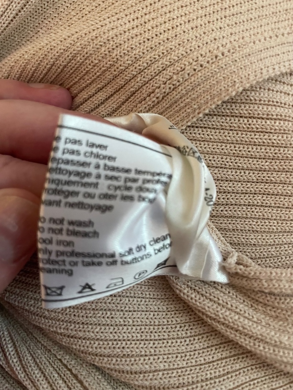 Chanel Vintage 02P Karl Lagerfeld Printemps Ribbed Knit Cardigan Beige CC Button - Picture 11 of 13